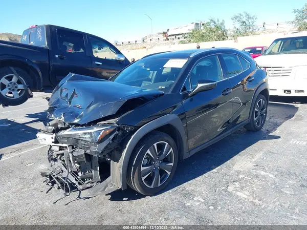 JTHX6JBH3P2133922 2023 LEXUS UX - Image 2