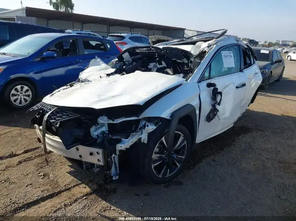 JTHX6JBH3R2178006 2024 LEXUS UX - Image 2