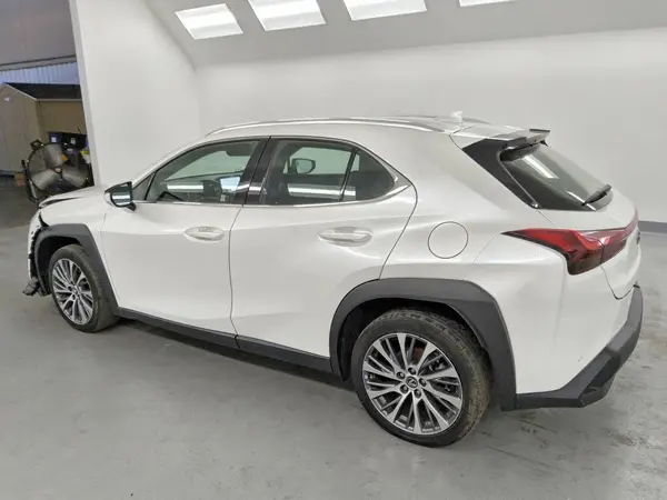 JTHX6JBH5R2176550 2024 LEXUS UX - Image 2
