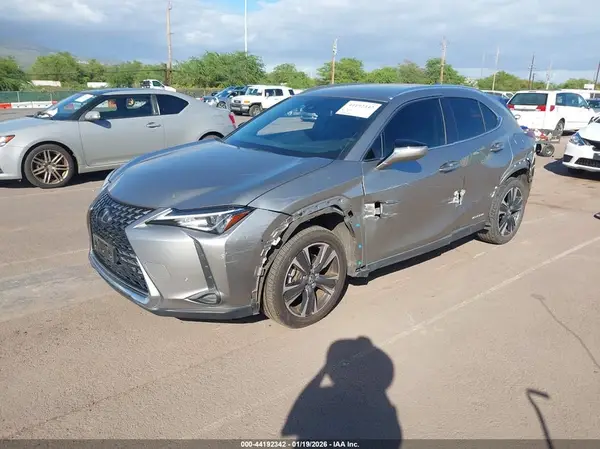 JTHX6JBH9L2066611 2020 LEXUS UX - Image 2