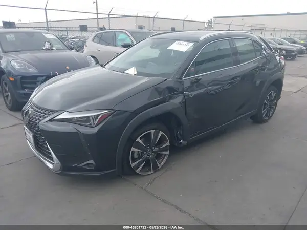 JTHX6JBHXR2165592 2024 LEXUS UX - Image 2
