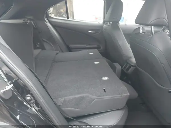 JTHX6JBHXR2165592 2024 LEXUS UX - Image 8