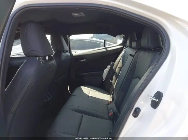JTHX6JBHXR2186541 2024 LEXUS UX - Image 8