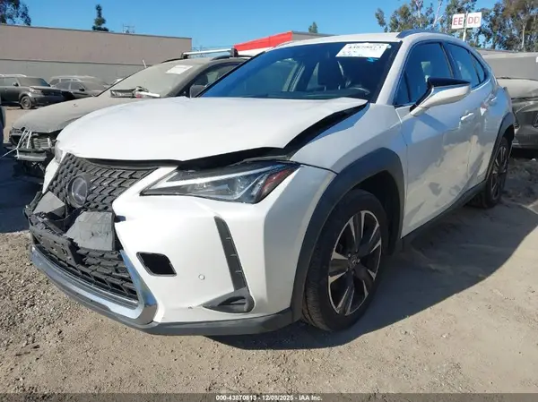 JTHX9JBH1M2043915 2021 LEXUS UX - Image 2