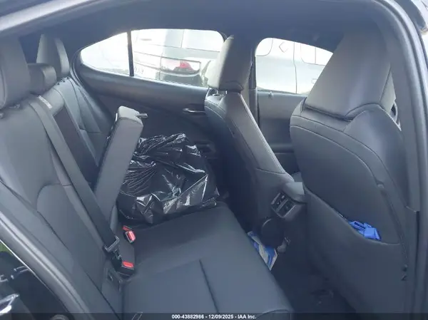 JTHX9JBH1N2056066 2022 LEXUS UX - Image 8