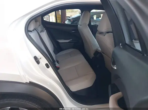 JTHX9JBH1N2062367 2022 LEXUS UX - Image 8
