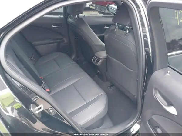 JTHX9JBH1R2074296 2024 LEXUS UX - Image 8