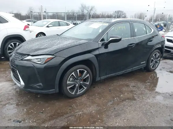 JTHX9JBH3N2057803 2022 LEXUS UX - Image 2
