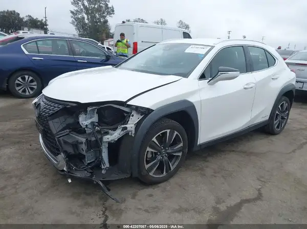 JTHX9JBH5M2038636 2021 LEXUS UX - Image 2