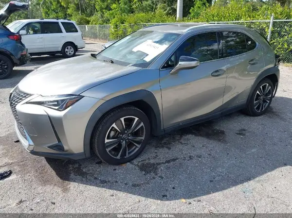 JTHX9JBH6M2039066 2021 LEXUS UX - Image 2