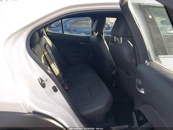JTHX9JBH7N2056637 2022 LEXUS UX - Image 8
