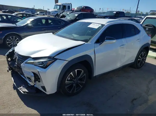 JTHX9JBH8L2036121 2020 LEXUS UX - Image 2