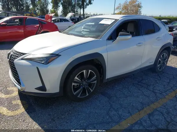 JTHX9JBH8M2042728 2021 LEXUS UX - Image 2