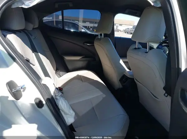 JTHX9JBH8M2042728 2021 LEXUS UX - Image 8
