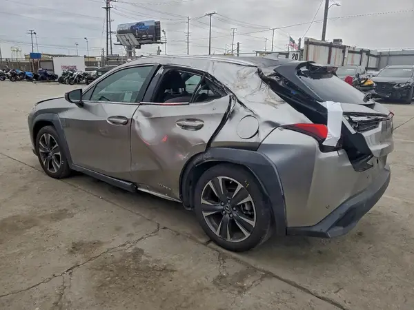 JTHX9JBH8N2056825 2022 LEXUS UX - Image 2