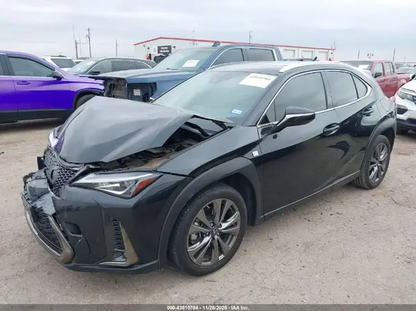 JTHY3JBH1K2001103 2019 LEXUS UX - Image 2