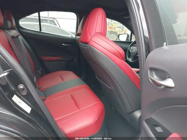 JTHY3JBH1K2001103 2019 LEXUS UX - Image 8