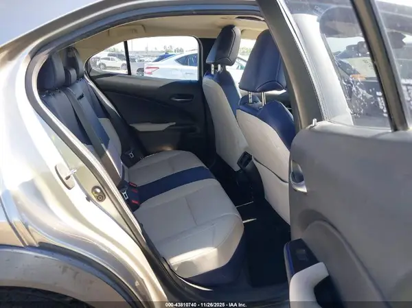 JTHY3JBH1K2001604 2019 LEXUS UX - Image 8