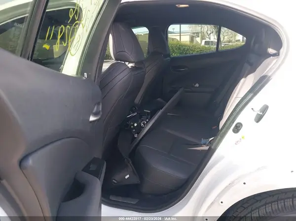 JTHY3JBH1K2014000 2019 LEXUS UX - Image 8