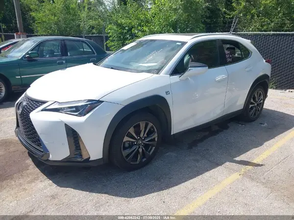JTHY3JBH2K2003135 2019 LEXUS UX - Image 2