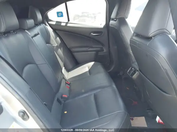 JTHY3JBH3K2004584 2019 LEXUS UX - Image 8