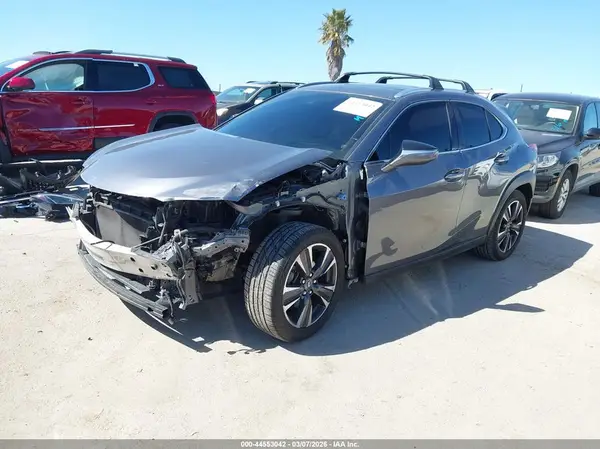 JTHY3JBH3K2005895 2019 LEXUS UX - Image 2
