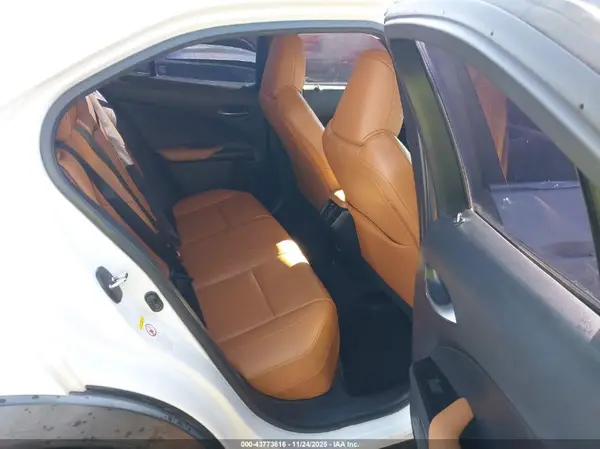 JTHY3JBH3K2012961 2019 LEXUS UX - Image 8