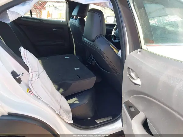 JTHY3JBH3K2018968 2019 LEXUS UX - Image 8