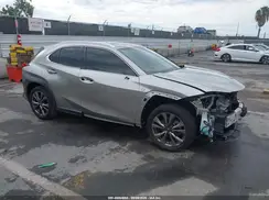 JTHY3JBH5K2013772 2019 LEXUS UX