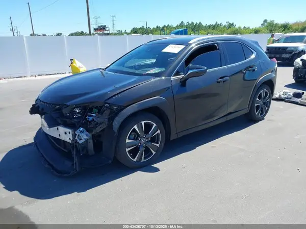 JTHY3JBH5K2019846 2019 LEXUS UX - Image 2