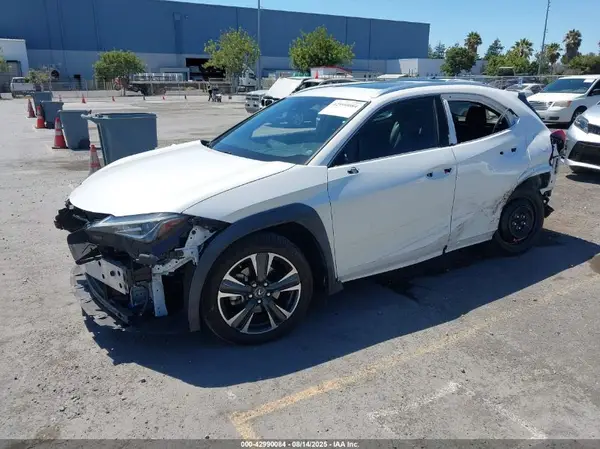 JTHY3JBH6K2004658 2019 LEXUS UX - Image 2