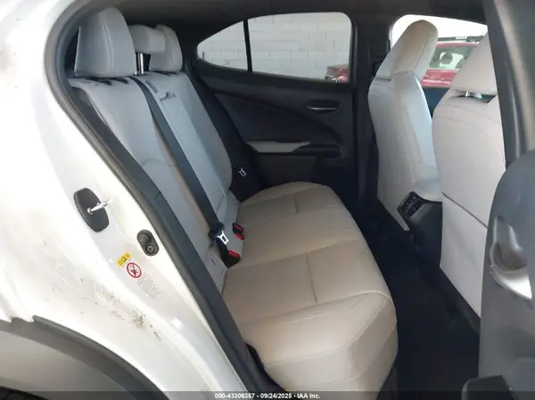 JTHY3JBH8K2014530 2019 LEXUS UX - Image 8