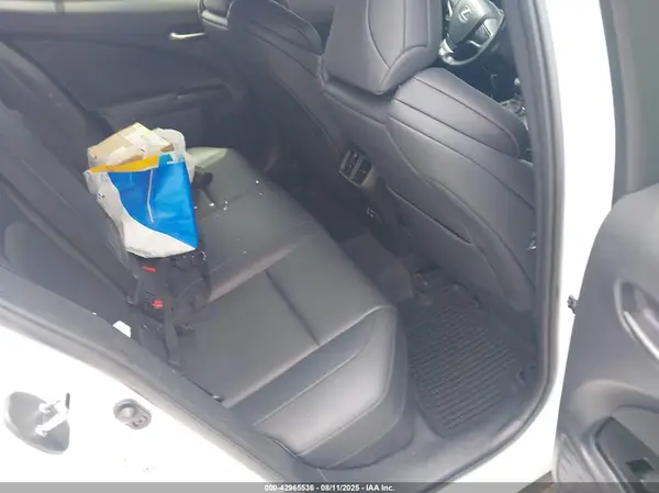 JTHY3JBH9K2009143 2019 LEXUS UX - Image 8