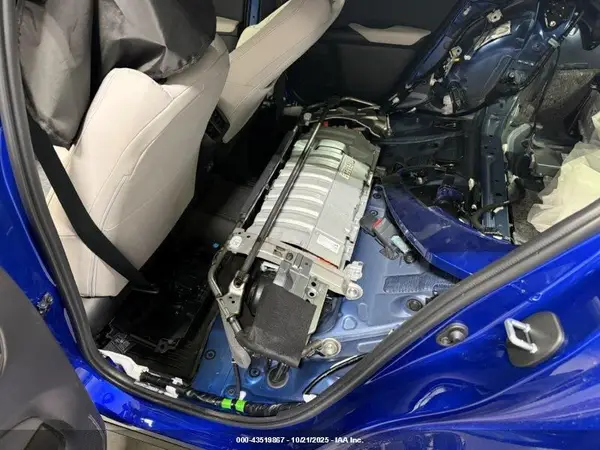 JTHYBJAH1S2016270 2025 LEXUS UX - Image 8
