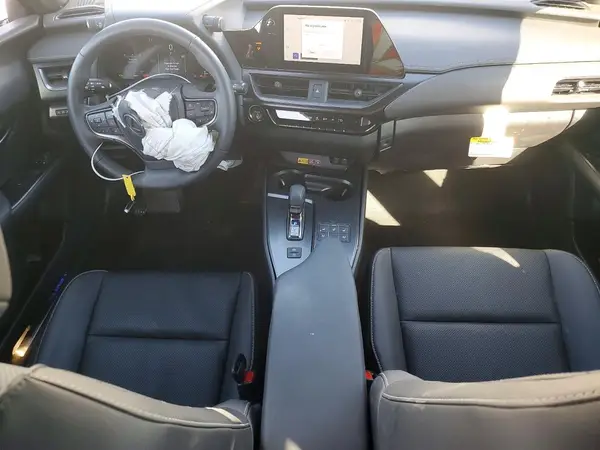 JTHYBJAH4S2017915 2025 LEXUS UX - Image 8
