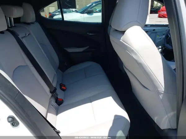 JTHYBJAH8S2014645 2025 LEXUS UX - Image 8