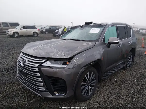 2024 LEXUS LX auction photo 6