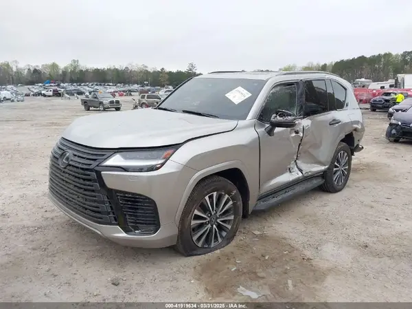 JTJAB7CX9R4051192 2024 LEXUS LX - Image 2