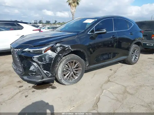 JTJAKCEZ5N5005371 2022 LEXUS NX - Image 2
