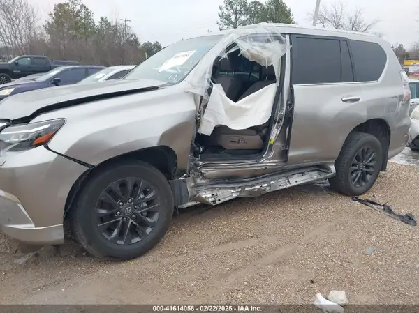 2022 LEXUS GX auction photo 6