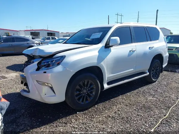 JTJAM7BX0N5334757 2022 LEXUS GX - Image 2