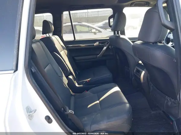 JTJAM7BX2M5296768 2021 LEXUS GX - Image 8