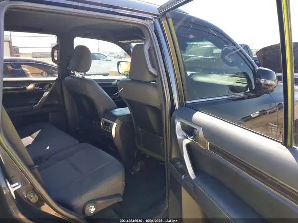 JTJAM7BX2M5302696 2021 LEXUS GX - Image 8
