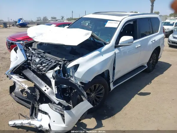 JTJAM7BX2N5318236 2022 LEXUS GX - Image 2