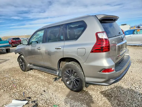 JTJAM7BX2N5323551 2022 LEXUS GX - Image 2