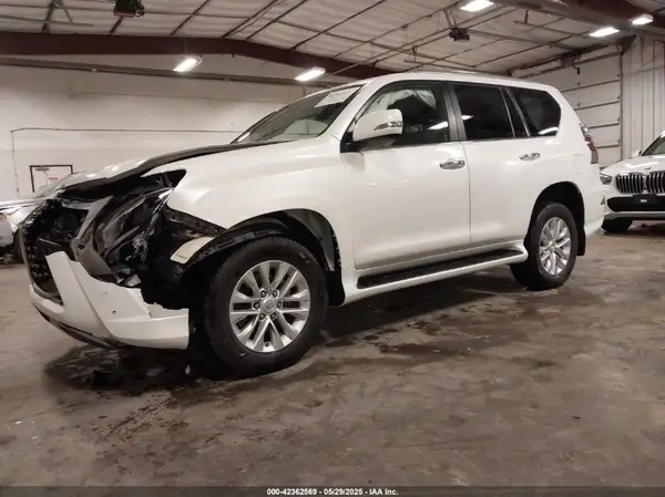 JTJAM7BX3M5273371 2021 LEXUS GX - Image 2