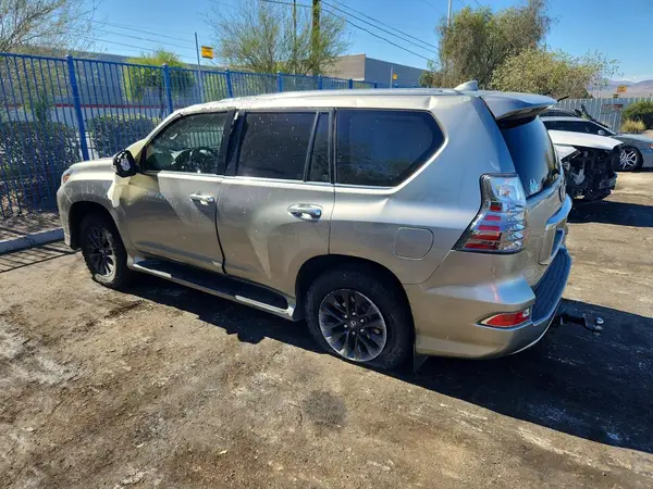 JTJAM7BX3M5285536 2021 LEXUS GX - Image 2