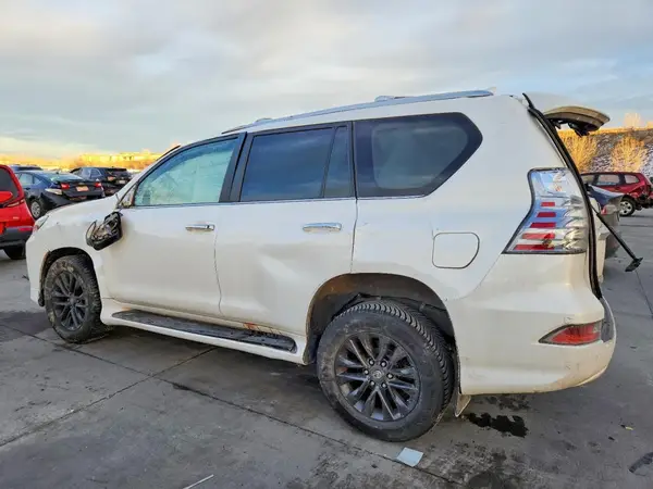 JTJAM7BX3N5322652 2022 LEXUS GX - Image 2