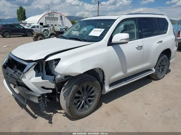 JTJAM7BX3N5322702 2022 LEXUS GX - Image 2