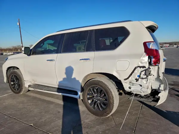 JTJAM7BX3N5334705 2022 LEXUS GX - Image 2